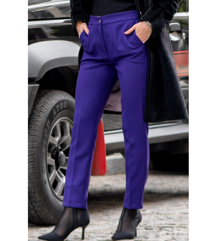 Klasyczne fioletowe spodnie cygaretki